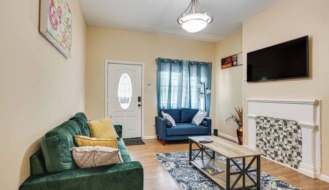 West Oakland Home - 2 Mi to Downtown Pittsburgh!