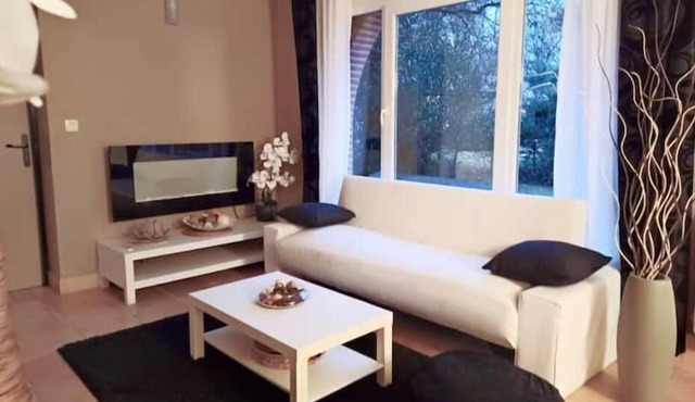 West of Toulouse : modern comfort meets relaxation under the shade of oaks