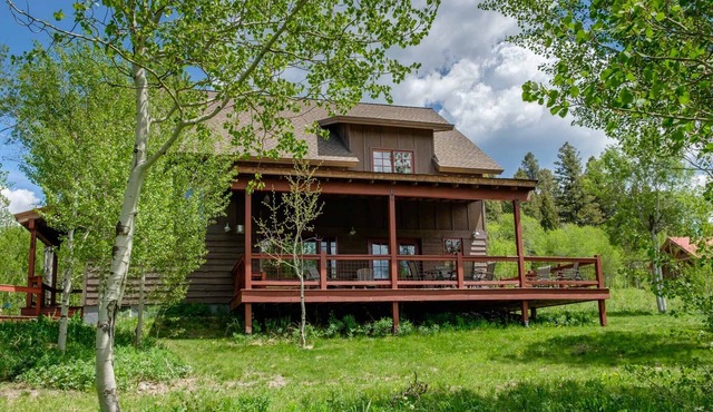West of West - Beautiful home located only 8 miles from West Yellowstone!