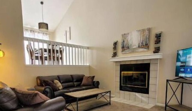 West Omaha Gem Near Trails, Parks & Dining ❤