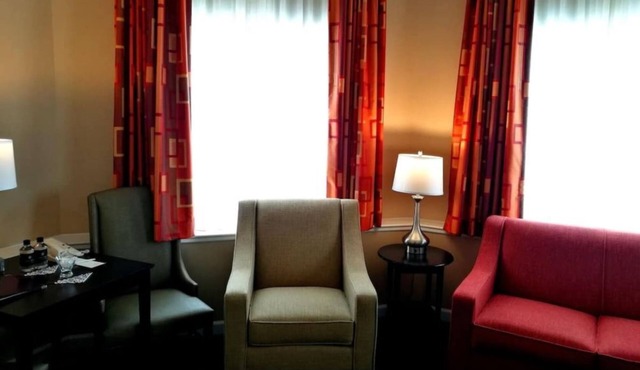 West Orange Studio. Inviting Studio with Jacuzzi