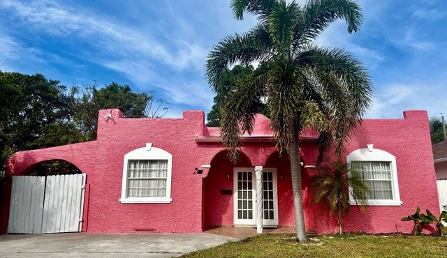 West Palm Beach Sunny Villa great area 3 bedrooms 2 full bathrooms