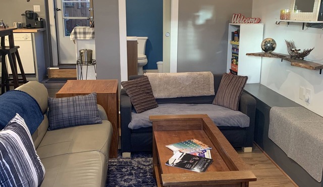 West Seattle Cottage and backyard oasis!