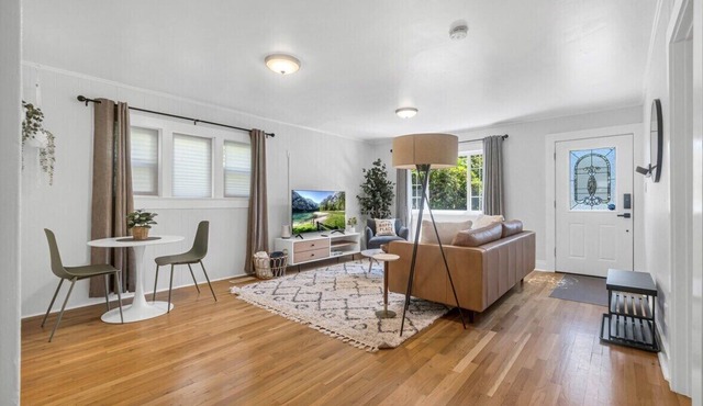 West Seattle House with Hot Tub. Walkable Location.