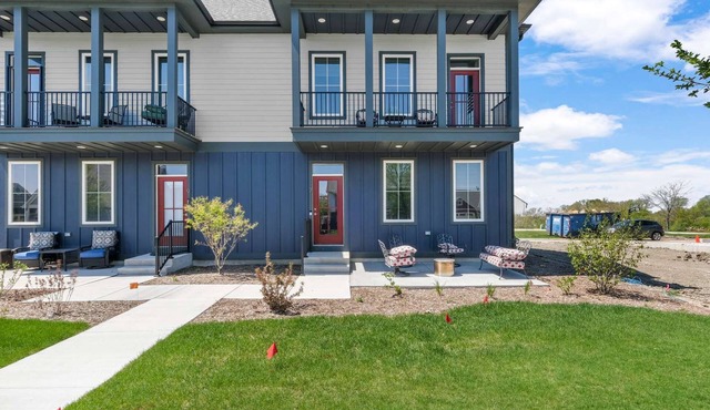 West Side Duplex | Port Place Neighborhood