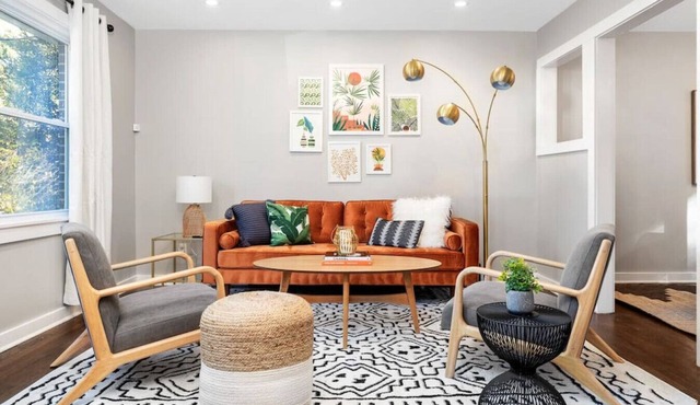 West Side Family-Friendly Modern Haven - Sleeps 12