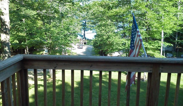 WEST SIDE WATER VIEW,SUNSETS, SCREENED PORCH, POOL TABLE, SPACIUOS