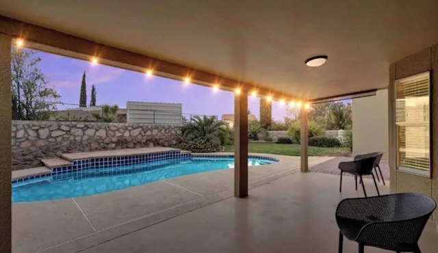 West Spanish Cottage, Heated pool, SOLANA Shops, hiking trails