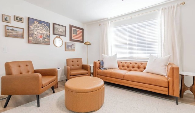 West Street Retreat - Minutes from Downtown