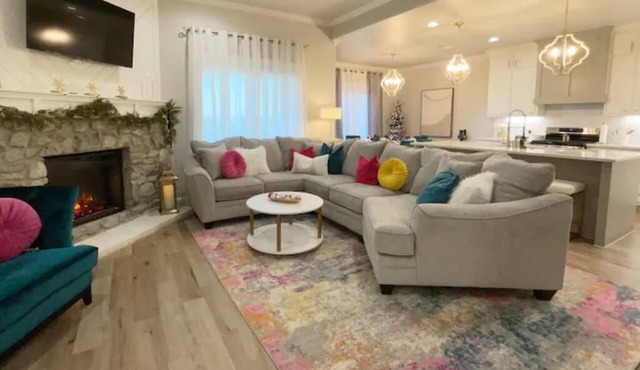 West Texas Chic. New Construction. EV Charger. Pets Allowed. Ten Mins from TTU.