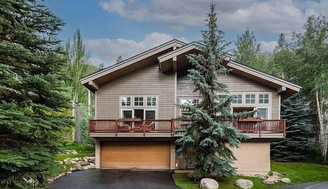 West Vail Home | Steps to Bus | 5 Mins to Vail Village | Heated Garage