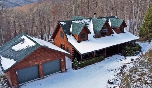 West Virginia Luxury Cabin, near Snowshoe, in Beautiful Sunset Mountain Village