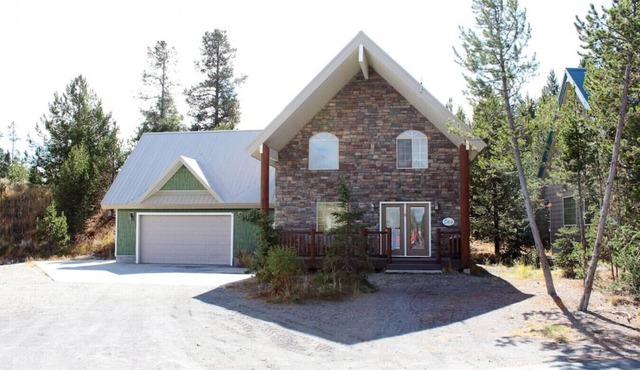 West Yellowstone · 3 Smart TVs Hot Tub Golf Course Yellowstone