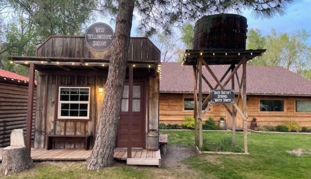 West Yellowstone Station At Mountain River Ranch