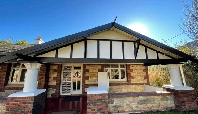 Westbourne Park Salt Pool and Spa; a Pet Friendly 8BR Family Retreat w/Salt Pool, Near City & Cafés