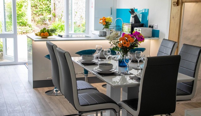 Westeria Cottage - 2 Bed-Sleeps 4-TJS9WC