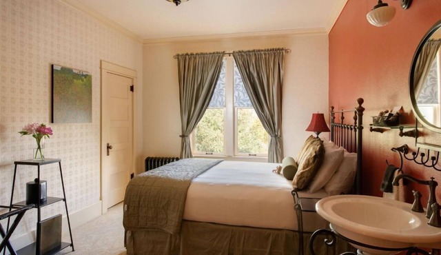 Western Charm Awaits | Cozy Room near Yellowstone w/Complimentary Breakfast