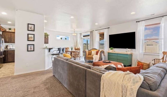 Western Explorer Two Homes Sleeps 20!