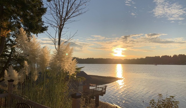 Western facing waterfront property - kids and pets welcome!