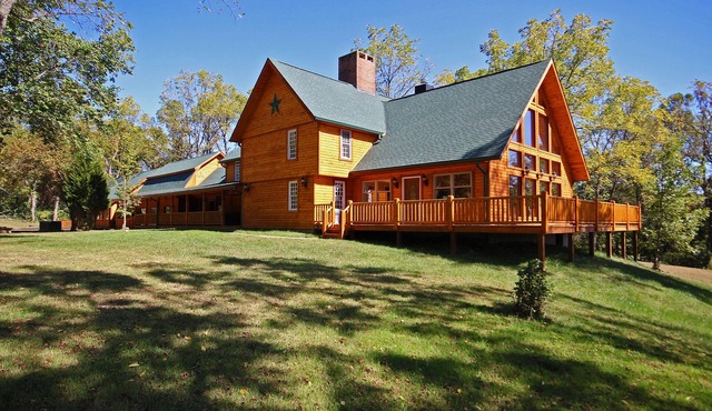 Western Lodge - Huge, w/Heated Pool, Hocking Hills
