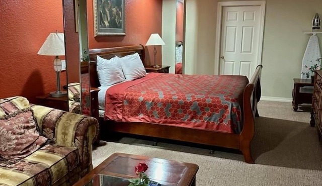 Western Plaza Inn