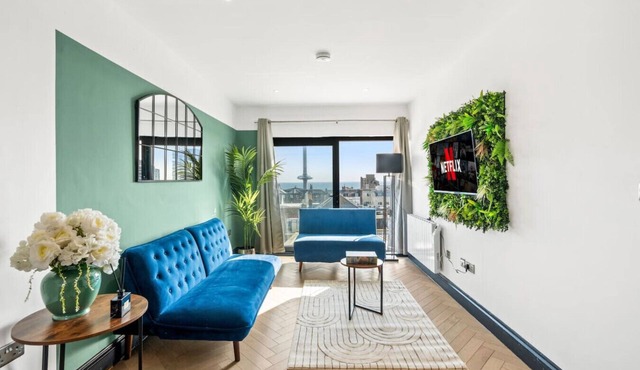 Western Seaview Terrace | Sleeps 9 | 8Beds