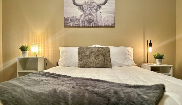 Western Style - 2 bed/1 bath - RATED 5 STARS