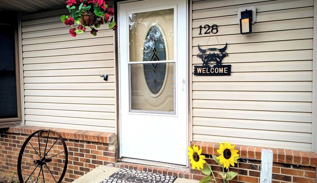 Western themed 5 bedrooms 2 full baths. Walking distance to Iowa State Fair