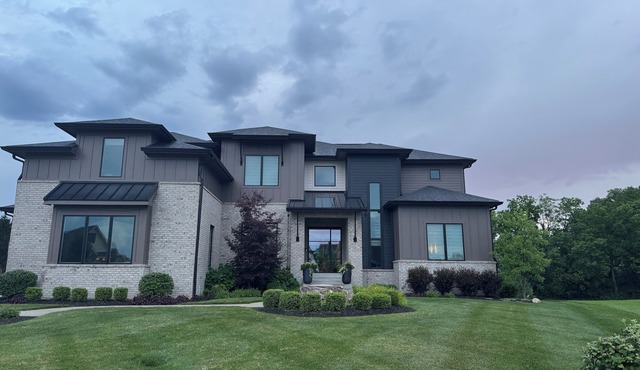 Westfield 6BR Estate -Sauna, Saltwater Pool, Hot Tub, Gym Near Chatham Hills GC