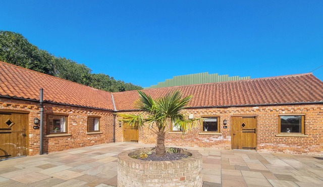 Westfield Courtyard - UK50704