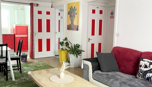 Westfield Gardens Apartment - 3 Bedrooms