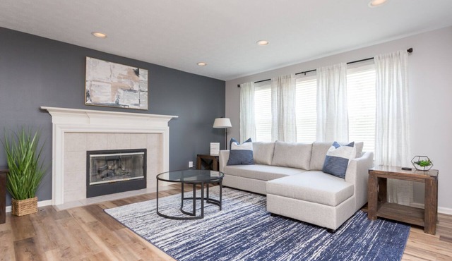 Westfield Gem! 7 Mins to Grand Park + Movie Room!