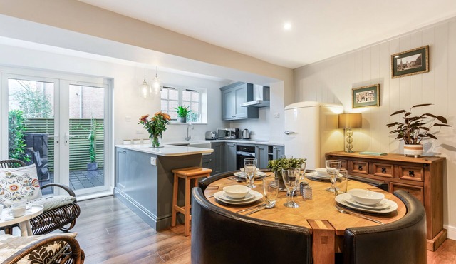 Westgate Cottage city centre cottage with garden