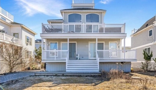 Westhampton Beach, 4 Bdrm House with Beautiful Water Views