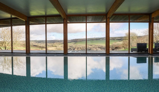 WESTHAYES, pet friendly, luxury holiday cottage in Camelford