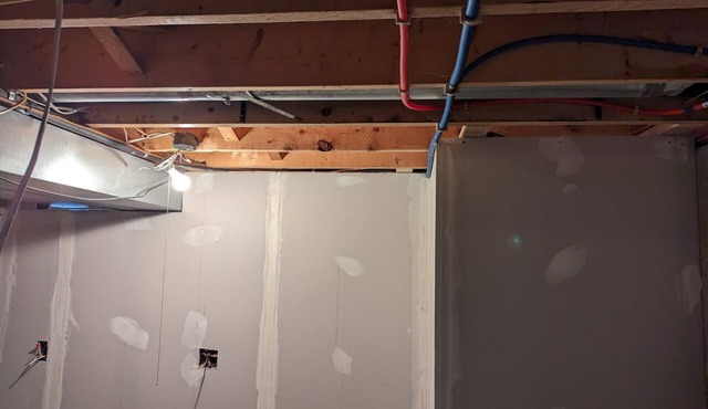 WestHill/Highland Square Retreat 0.5 miles to Towpath Trail & Northside District