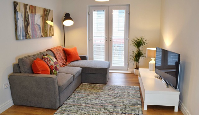 Westlake Apartment No. 4 in Hampton, Peterborough