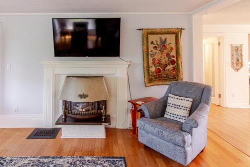 Westlake Cottages - Highway House