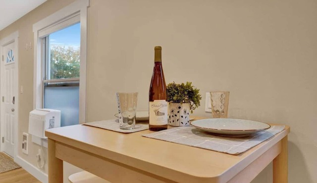 Westlake Nest | Minutes to DT | Quiet & Renovated!