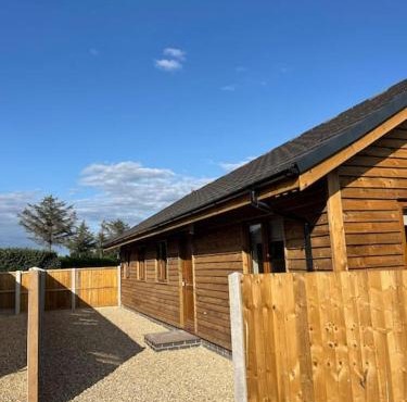 Weston pools Lodge with 6 Bedrooms