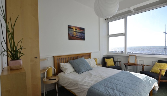 Westpoint Apartments - Apartment 2 Seaview No pets