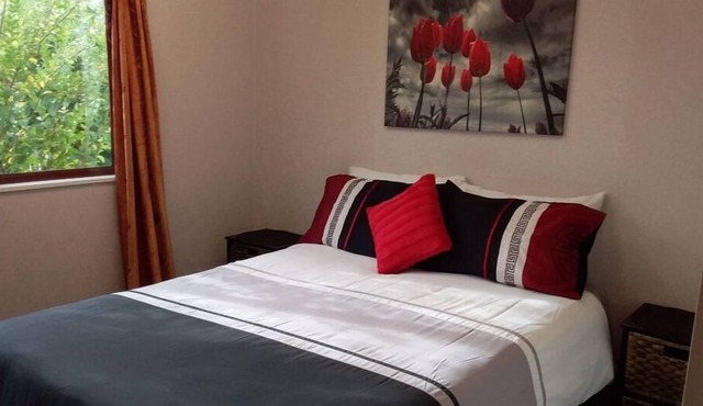 Westport Central 2 minutes Walk from Town