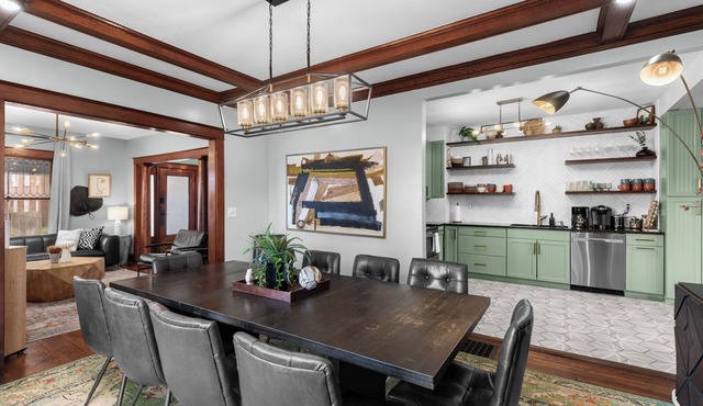 Westport Central: 7 Beds! Mins to Plaza, Museum, PL, Stadium!