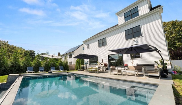 Westport Elegance: Fully Furnished Luxury Retreat with Private Pool Oasis