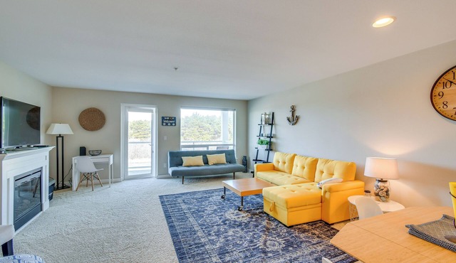 Westport Vacation Rental: Walk to Beach!