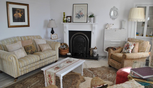 Westshore House- fabulous waterfront home, Fife