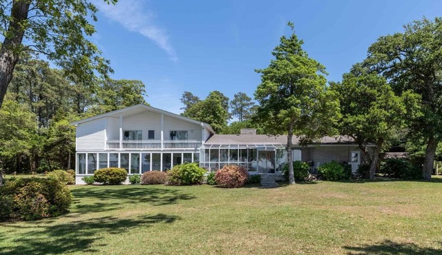 Westside Inn at Roanoke Island, Pet Friendly Event Home