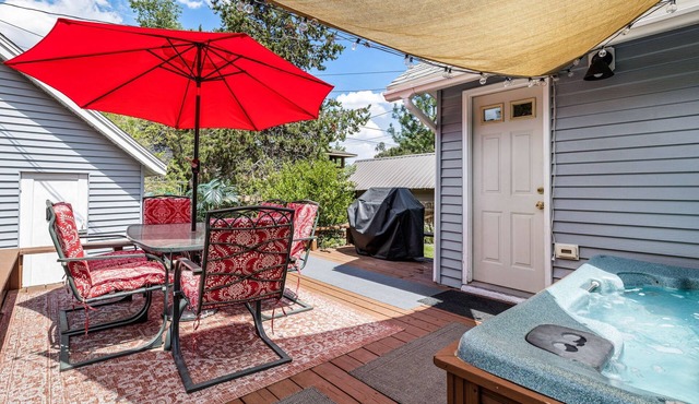 Westside Spot! Hot Tub+Big Porch w/Enclosed Yard+Pets OK