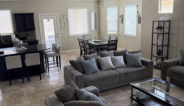 Westside spot near the Outlet Mall and Providence Hospital, with easy I-10 acces