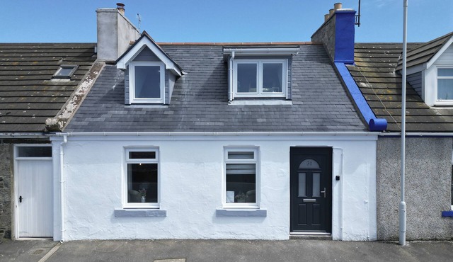 WESTVIEW, family friendly, country holiday cottage in Whithorn
